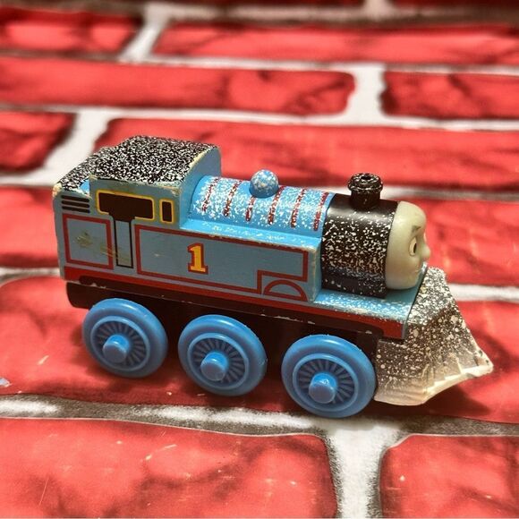 Thomas & Friends Railway wooden Train Thomas #1 - Picture 4 of 5